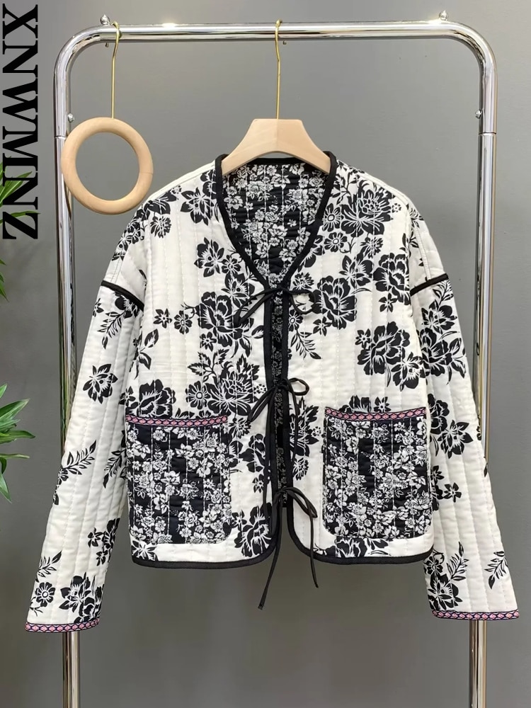 XNWMNZ 2022 Women Fashion Print Quilted Jacket Woman Retro V Neck Tie Winter Warm Padded Jacket Female Chic Reversible Jacket